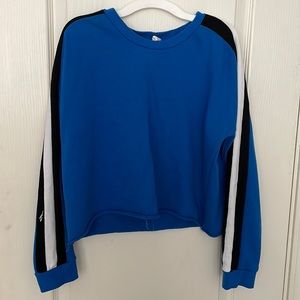 Destined cropped crew neck.